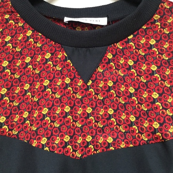 Amour Vert Black and Red Flower Field Long Sleeve Top - Picture 2 of 4